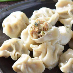 เกี๊ยวไส้หมูสับเห็ดหอม10ชิ้น 香菇猪肉饺子