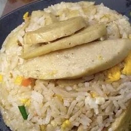 ข้าวผัดหมูยอ