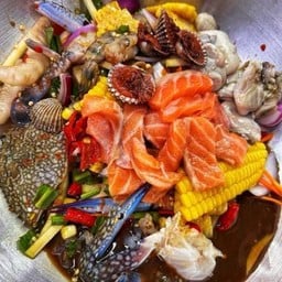 ยำมะม่วงทะเลรวมชุดใหญ่