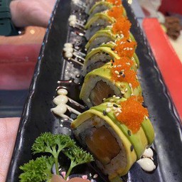 แซลมอนสดอโวคาโด้