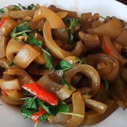 ข้าวหนังหมู ผัดใบยี่หร่า