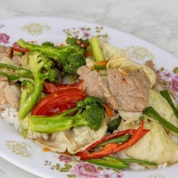 ข้าวราดผัดผัก