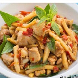 หน่อไม้ดอกผัดหมูสับ