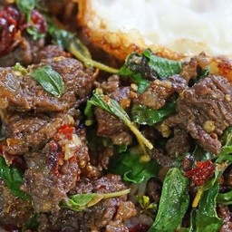 ข้าวเนื้อเปื่อย ผัดใบยี่หร่า