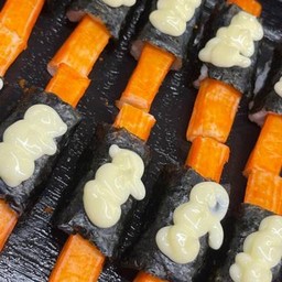 ซูชิข้าวห่อสาหร่ายปูอัด