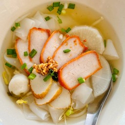 ก๋วยเตี๋ยว(น้ำ, แห้ง, ต้มยำ, เย็นตาโฟ)