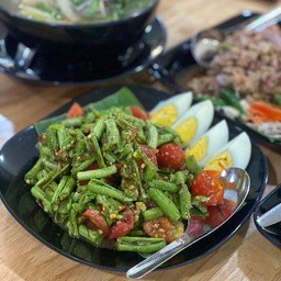ตำถั่ว-ไข่ต้ม