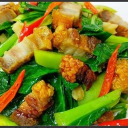 คน้า หมูกรอบ+ไข่ดาว