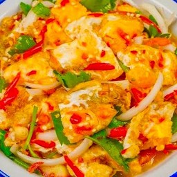 ยำไข่ดาว