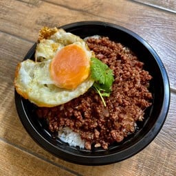 ข้าวเนื้อสับน้ำมันหอยไข่ดาว จุกกก