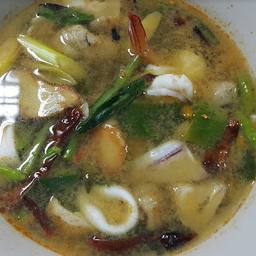 ต้มยำปลาหมึกน้ำใส