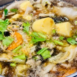 แกงจืดเต้าหู้หมูสับสาหร่าย หม้อไฟ