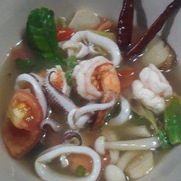 ต้มยำรวมมิตรน้ำใส