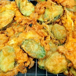 มะเขือยาวชุบไข่น้ำพริกกะปิราดข้าว