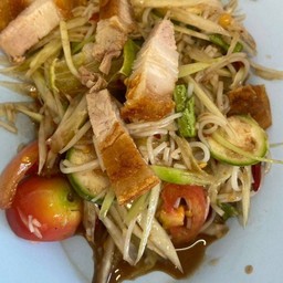 ตำซั่วปูปลาร้าหมูกรอบ