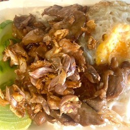 หมูกระเทียมราดข้าว