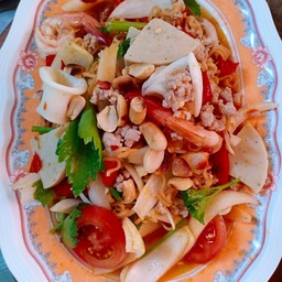 ยำมาม่ารวม