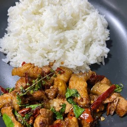 ข้าวกะเพราหมูสามชั้น