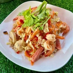 ยำเสียบไม้ 10 บาท by.น้องเน