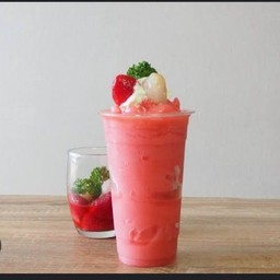 สตรอว์เบอร์รี่ ลิ้นจี่ สมูทตี๊