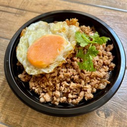 ข้าวหมูสับน้ำมันหอยไข่ดาว จุกๆๆ