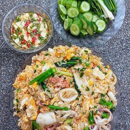 ข้าวผัดปลาหมึก