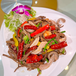 เห็ดโคนแห้งผัดกระเพาะหมู 辣炒茶树菇猪肚针