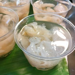 อ้อมลูกชิ้นปลาเยาวราช