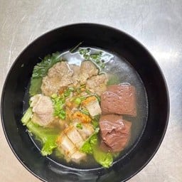 เกาเหลาสามหมู (หมูชิ้น หมูกรอบ หมูเด้ง)