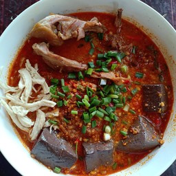 ก๋วยเตี๋ยวไก่ต้มยำ