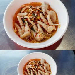 แอบขาย ก๋วยเตี๋ยวต้มยำไก่ฉีก