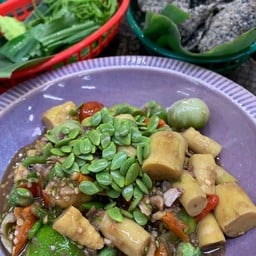 ตำหน่อไม้ทุบกะปิ