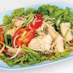 ยำเนื้อปลากะพง