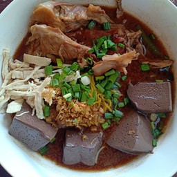 ก๋วยเตี๋ยวโครงไก่