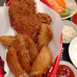 ไก่ทอดผู้พัน