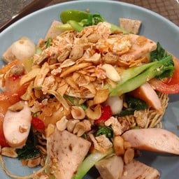 ตำหมี่กรอบทรงเครื่อง