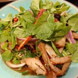 น้ำตกคอหมูแซ่บ