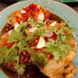 ยำไข่ดาวสามรส