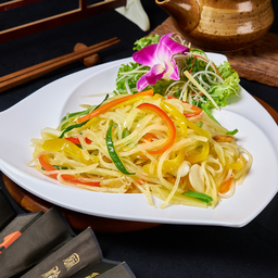 清椒炒土豆丝 ผัดมันฝรั่ง