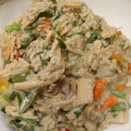 อุหน่อไม้หมูสับ