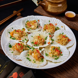 หอยเชลล์นึ่งวุ้นเส้นกระเทียม 蒜蓉粉丝蒸扇贝