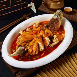 ปลาราดซอสเปรี้ยวหวาน  酸甜松子鱼