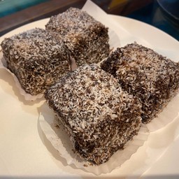 Lamington Cake