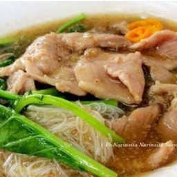 ราดหน้าหมู / เส้นหมี่ขาว