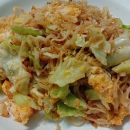 ผัดไข่ใส่เส้น