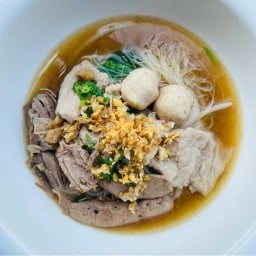 Alex(อาเล็ก) - หมูตุ๋น
