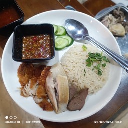 ข้าวมันไก่ผสม ไก่ต้มไก่ทอด