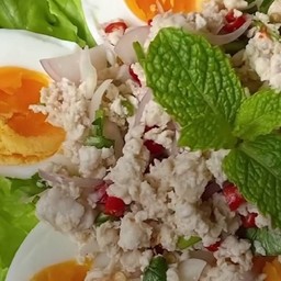 ยำอกไก่ ไข่ต้ม (อาหารคลีน )