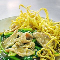 ราดหน้าหมู / เส้นหมี่กรอบ