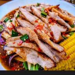ยำยั่วคอหมูย่าง